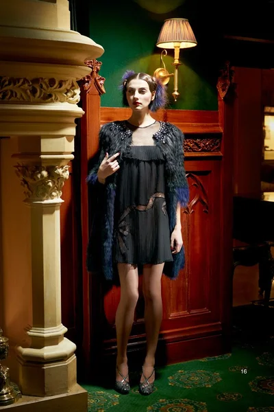 Look 16